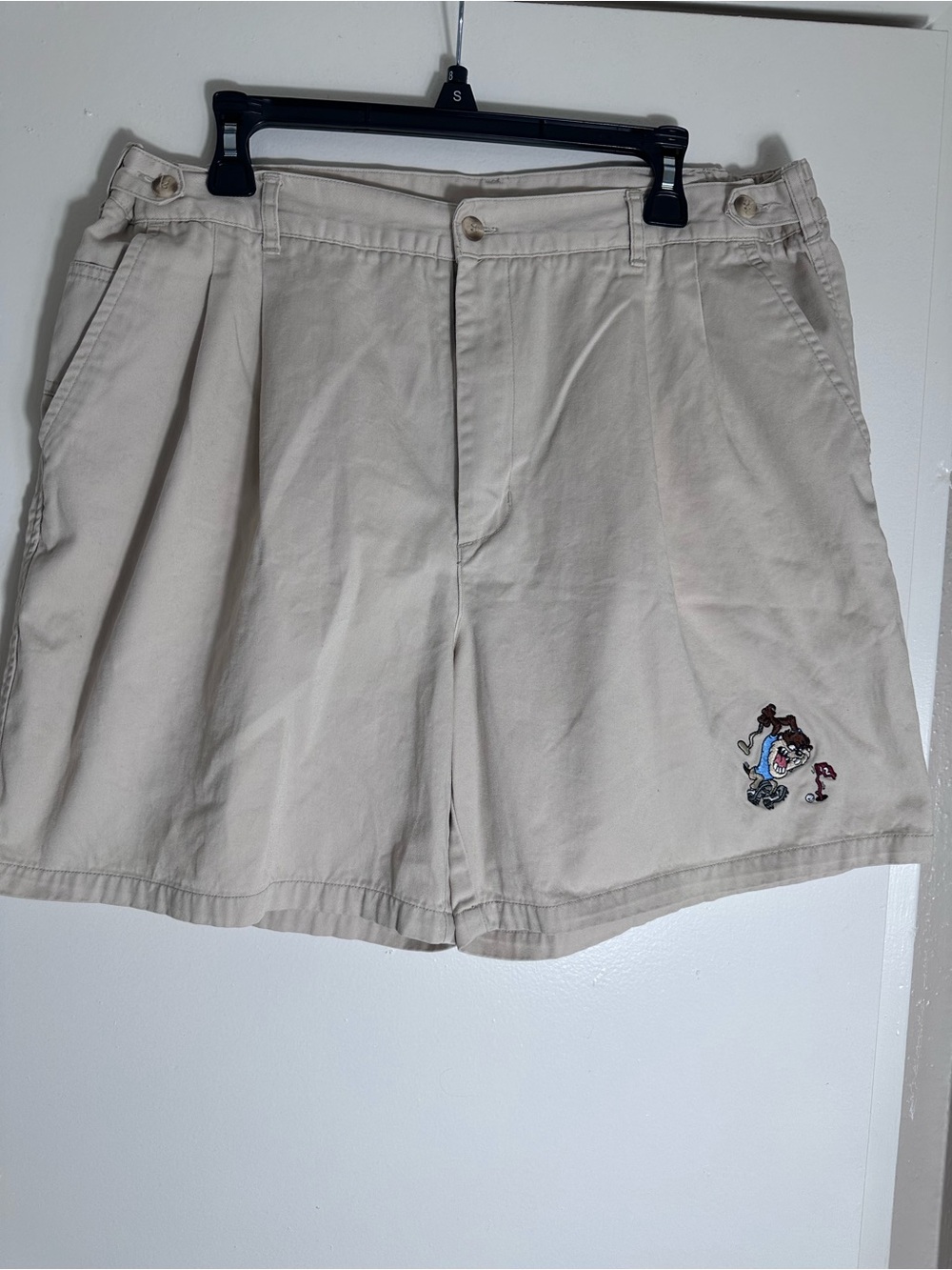 Vintage 1998 Warner Bros. Looney Tunes Khaki Pleated Shorts Tasmanian Devil Golf